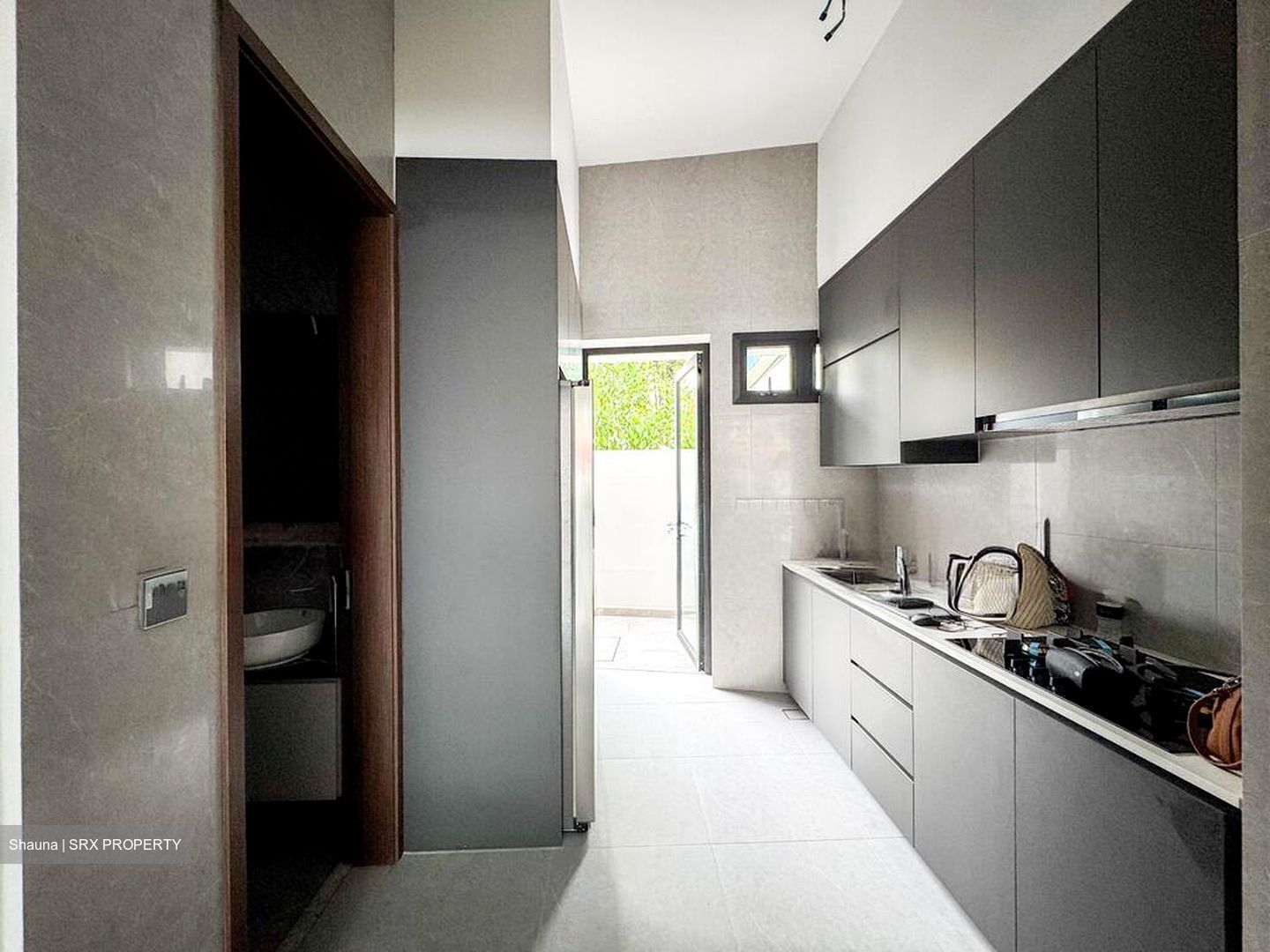 Lorong H Telok Kurau (D15), Terrace #495851551
